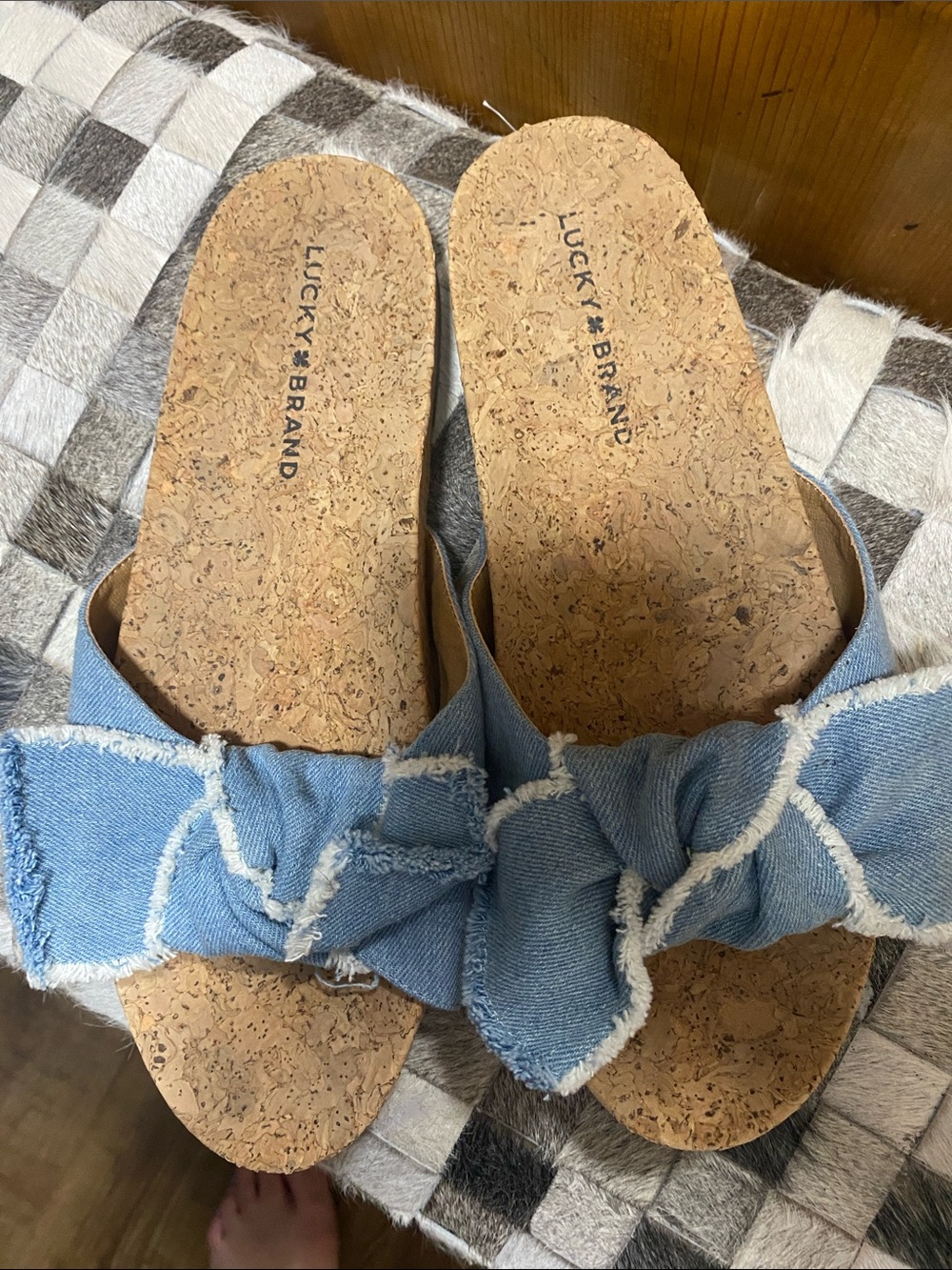 Lucky Brand Light Blue Denim Knot Cork Slide Sandals
